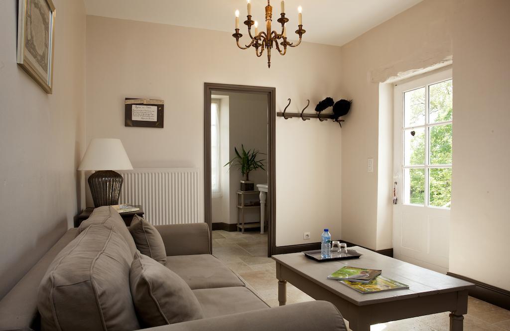 Maison D'Hotes De Charme Les Bruhasses คอนโดม ห้อง รูปภาพ